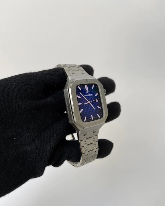IModz™ - Luxury Apple Watch Case